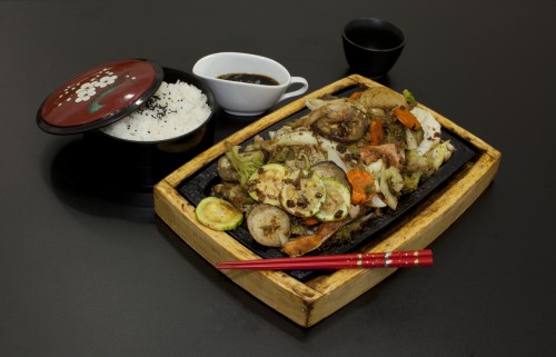 TEPPANYAKI

Chapao de verduras e carne (mignon , salmão, anchova ou camar o). Acompanha arroz.